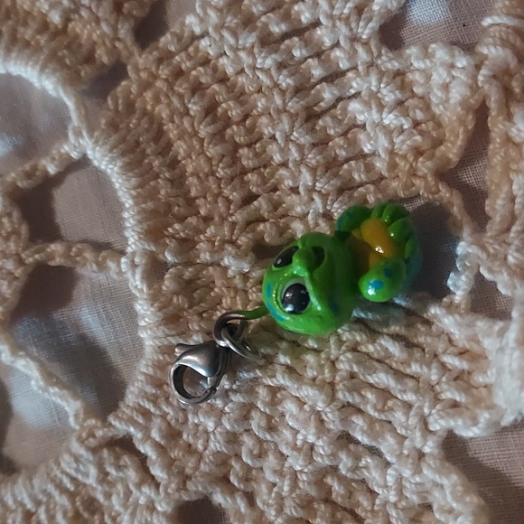 Charm u turtle Charm - Picture 1 of 3